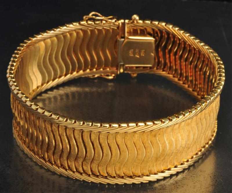 Appraisal: K Y Gold Bracelet Description Weight dwt mm wide Condition