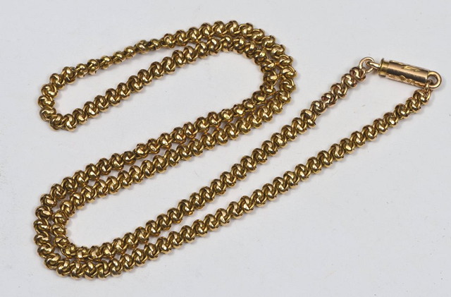 Appraisal: A VICTORIAN CT GOLD CHAIN of stylised link form grams