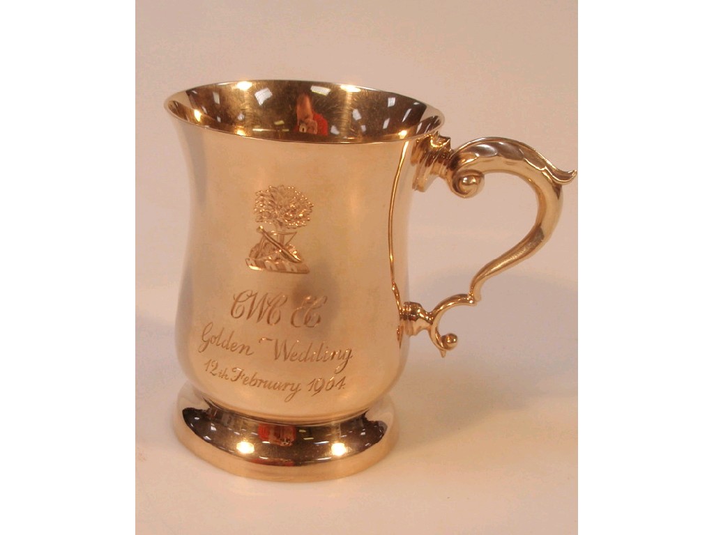 Appraisal: A ct gold tankard with inscription Birmingham g cm tall