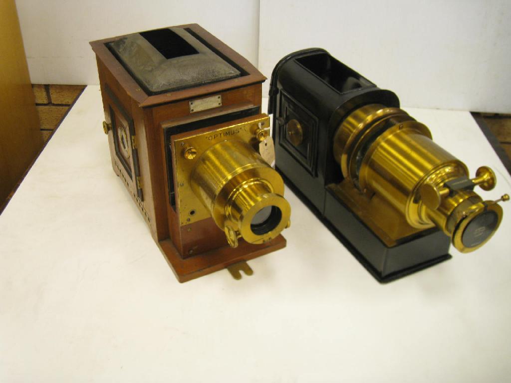 Appraisal: An Optima mahogany and brass Magic Lantern with wooden case