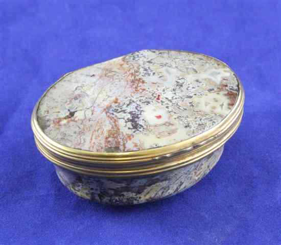 Appraisal: A th century gold mounted agate snuff box of shaped