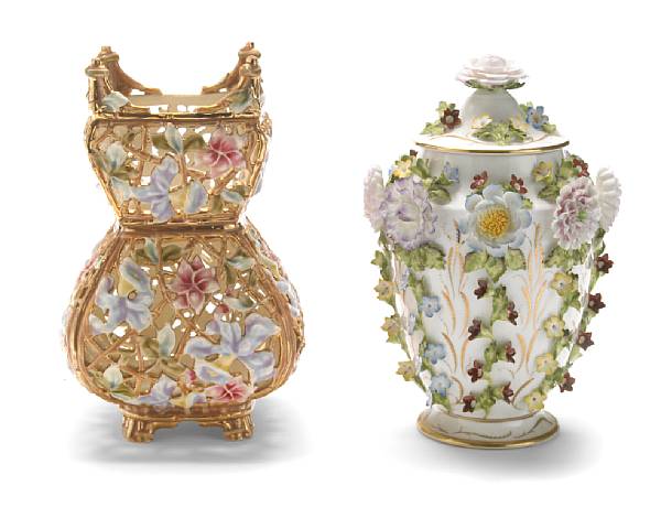 Appraisal: An assorted group of decorative ceramic articles comprising a Royal