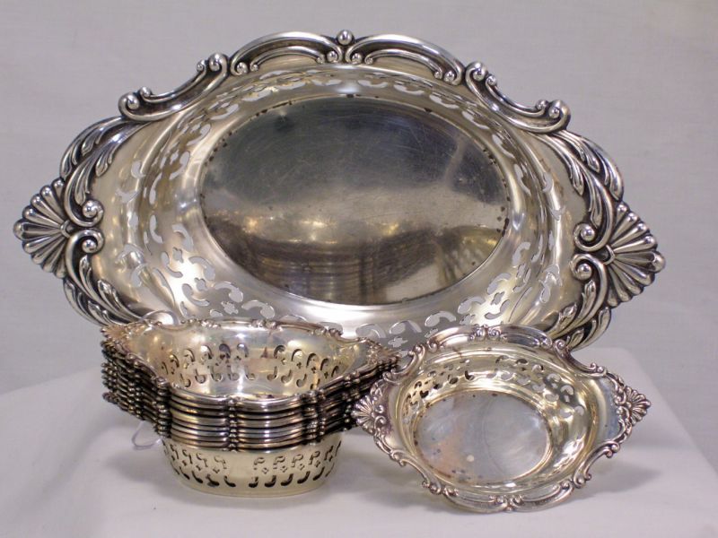 Appraisal: pc Gorham Sterling Nut Bowl Set Set includes master bowl