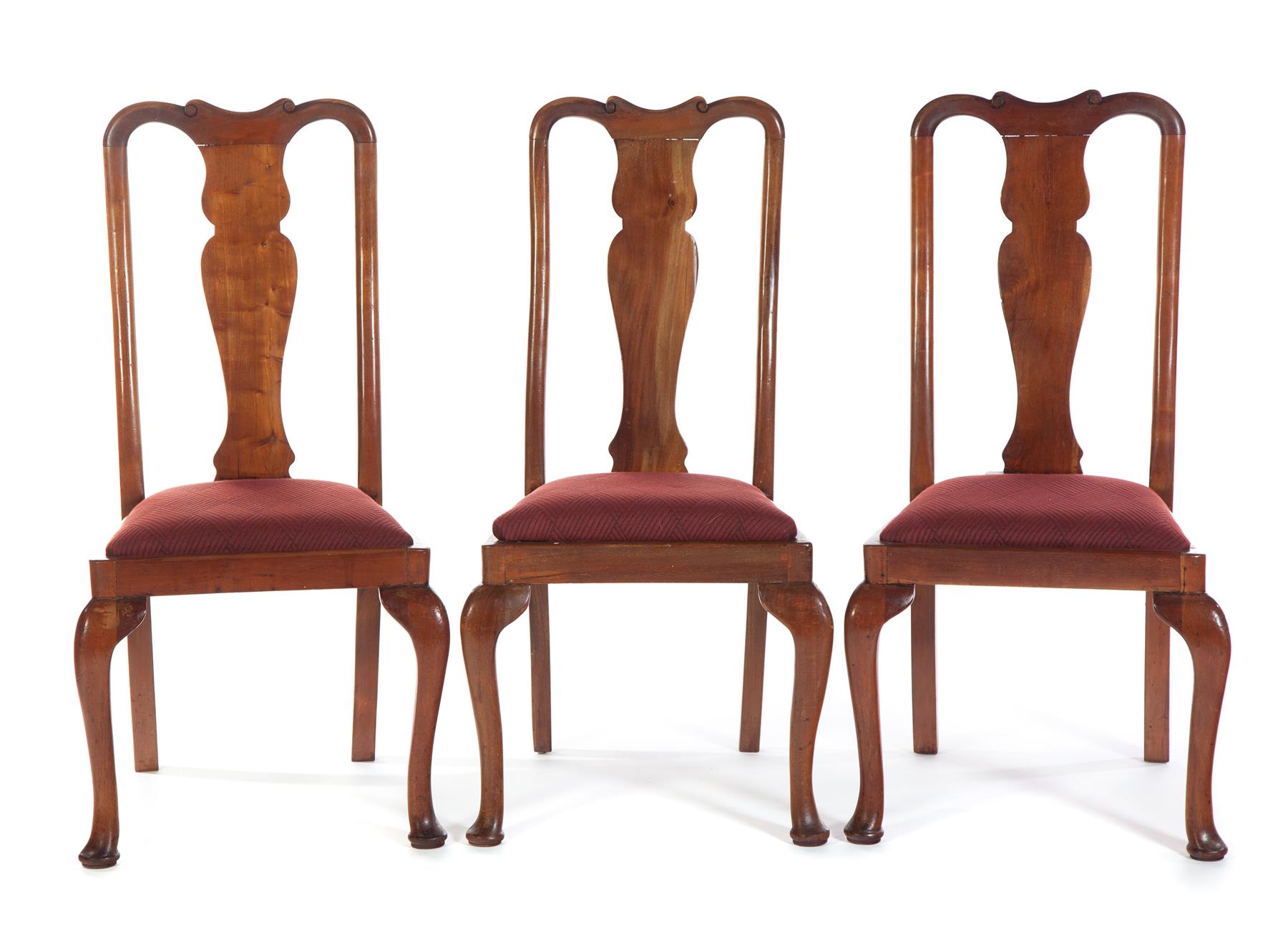 Appraisal: THREE AMERICAN QUEEN ANNE SIDE CHAIRS Mid th century maple