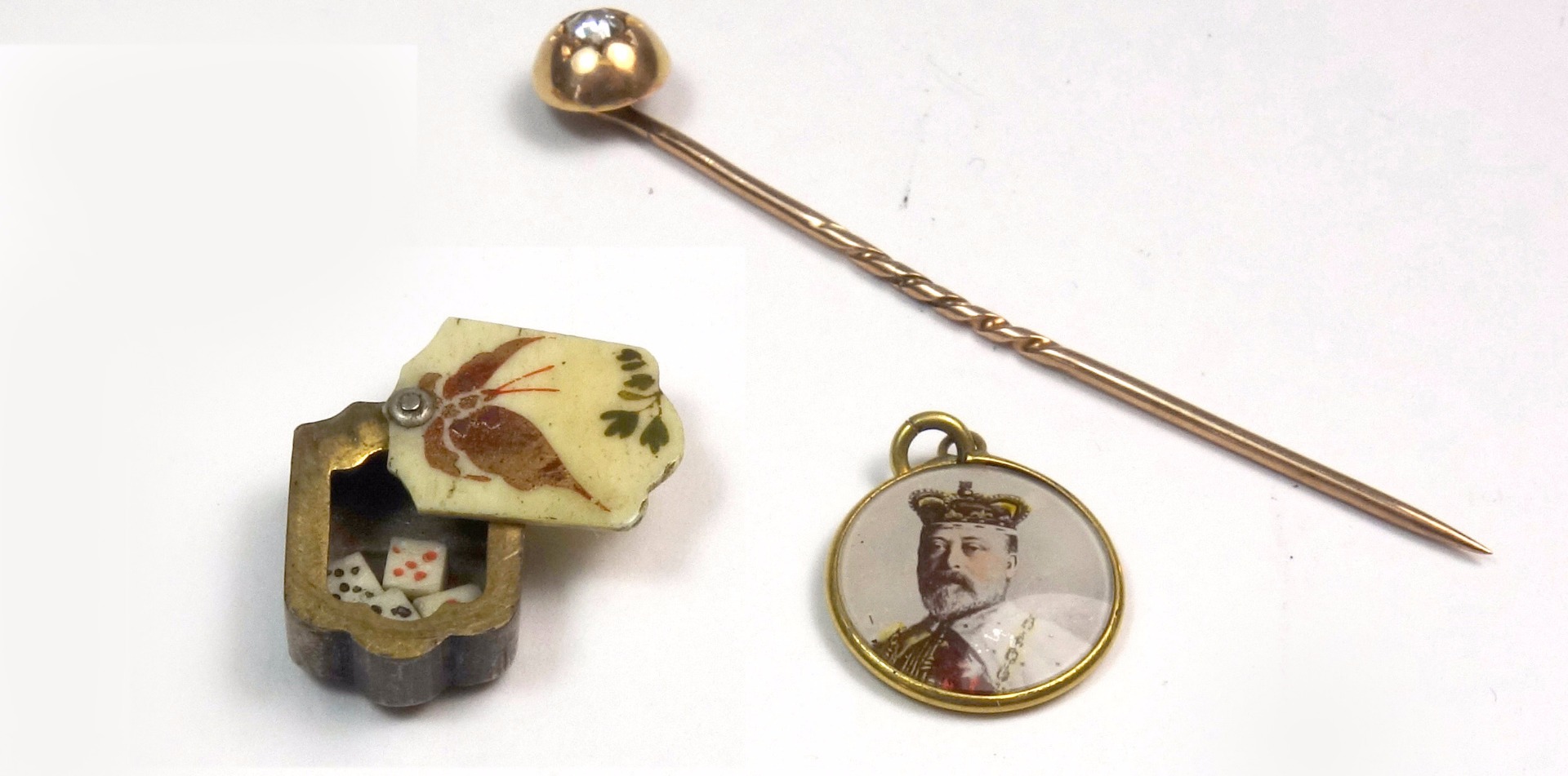 Appraisal: A small collection of jewellery comprising an Edwardian gold and