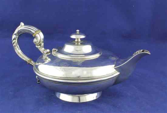 Appraisal: An early Victorian Irish silver teapot of plain squat circular