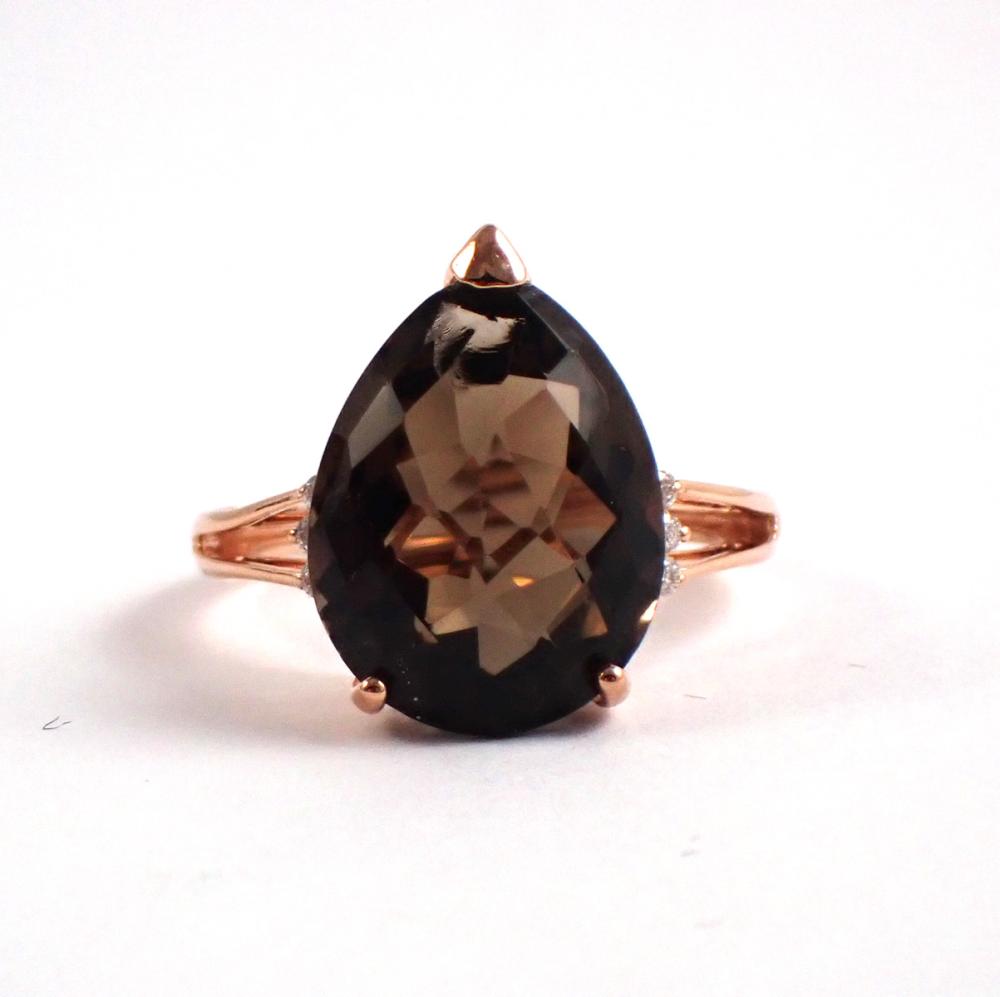 Appraisal: SMOKY QUARTZ DIAMOND AND FOURTEEN KARAT GOLD RING The k