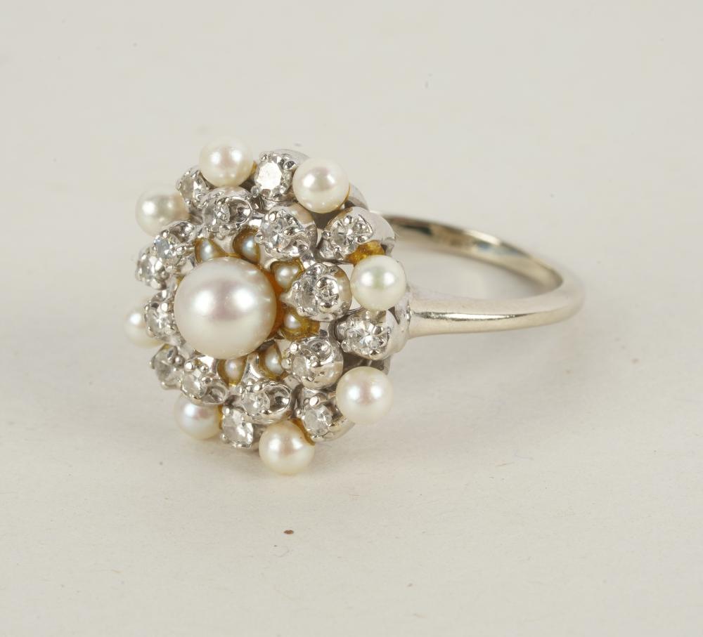 Appraisal: KARAT WHITE GOLD DIAMOND PEARL RINGcentering one round white cultured