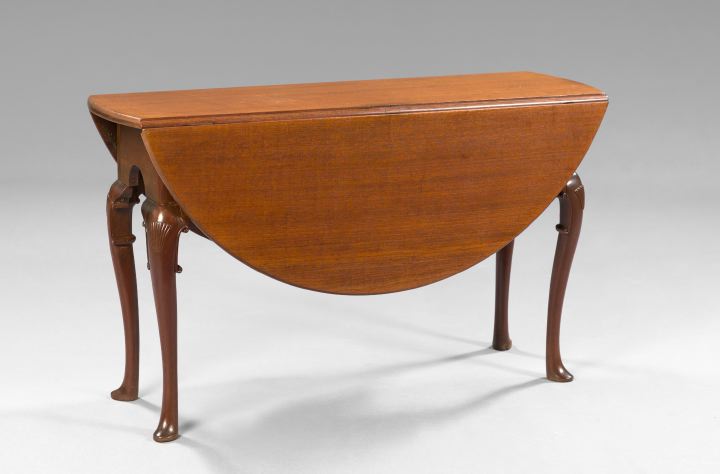 Appraisal: Early American Queen Anne Mahogany Swing-Leg Drop-Leaf Table third quarter