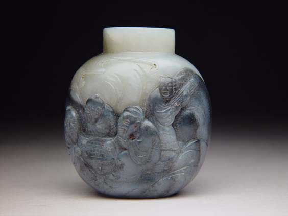 Appraisal: BLACK JADE SNUFF BOTTLE Beautifully carved and well hollowed black