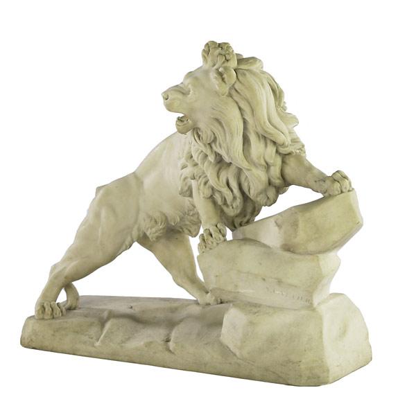 Appraisal: Marble lion sculpture th th C Tail detached and in