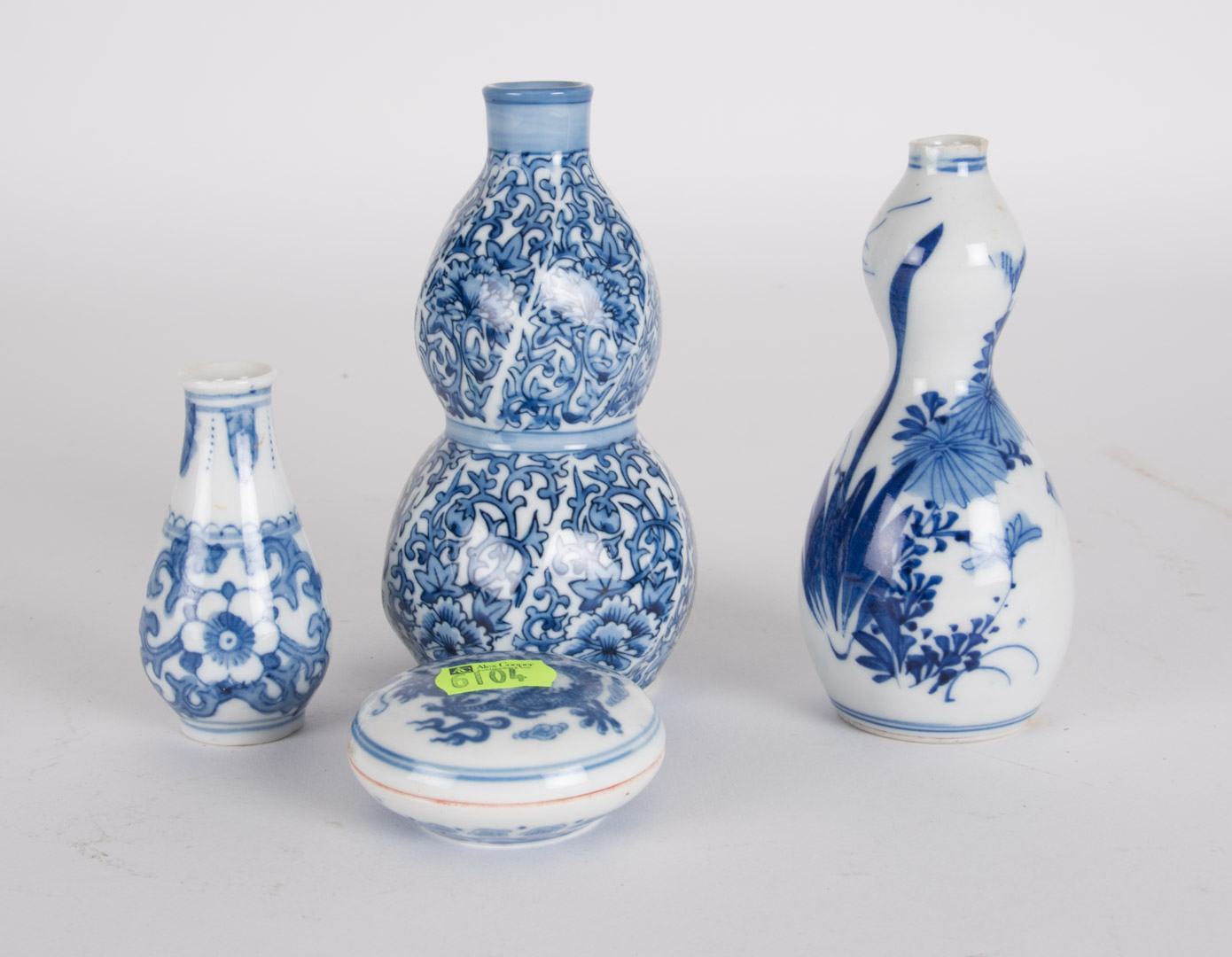 Appraisal: Four blue and white oriental items