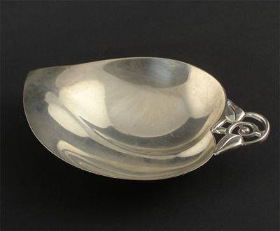 Appraisal: A Tiffany Co silver leaf dish model no stamped marks