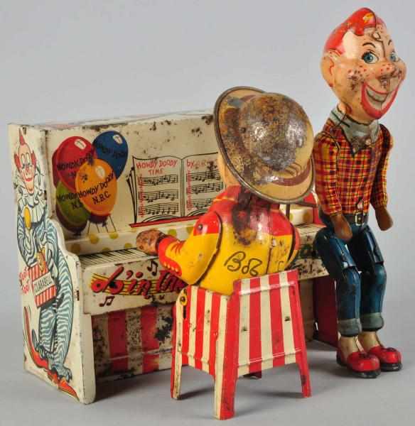 Appraisal: Tin Litho Unique Art Howdy Doody Band Wind-Up Toy American