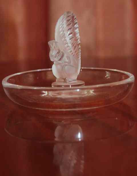 Appraisal: A SMALL LALIQUE DISH with central decoration of a squirrel