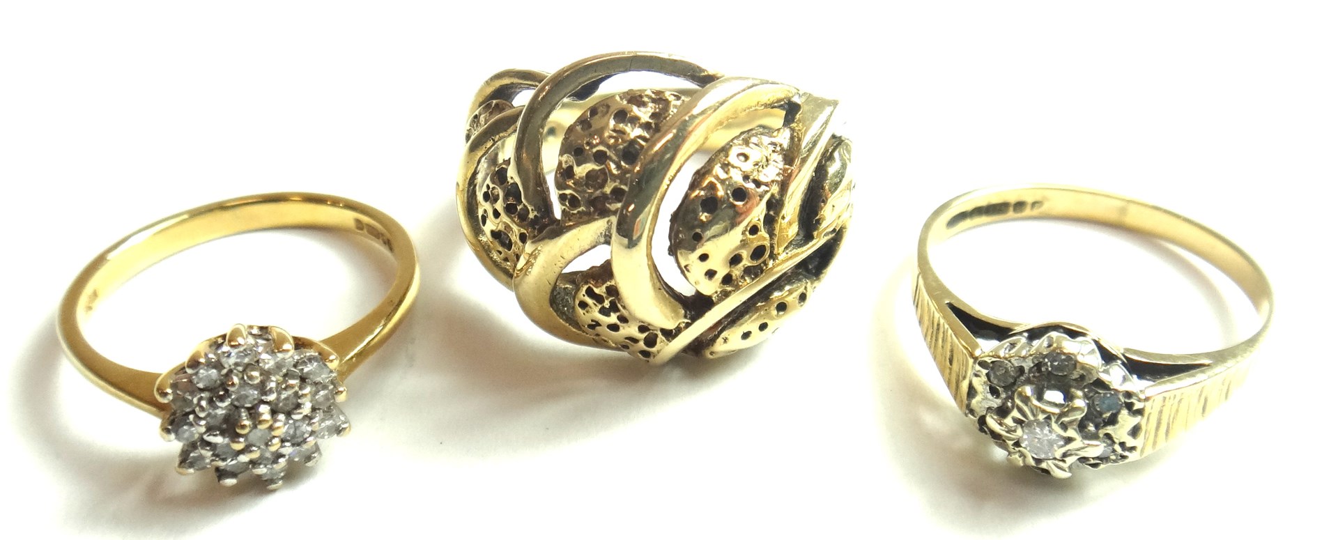 Appraisal: A ct gold and diamond set cluster ring a ct