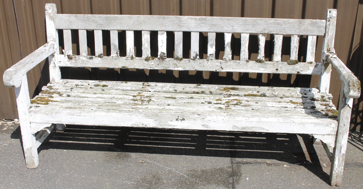 Appraisal: An early thC wooden slatted garden bench with heavy rail