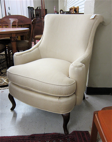 Appraisal: QUEEN ANNE STYLE UPHOLSTERED EASY CHAIR Trump Home Collection by