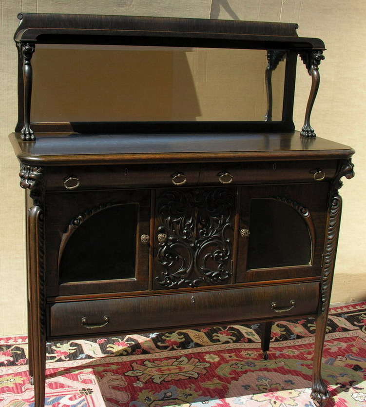 Appraisal: R J HORNER TYPE OAK SIDEBOARD One owner Straight out