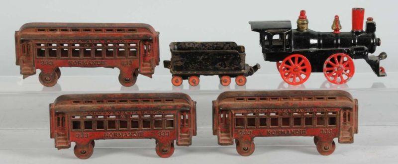 Appraisal: Cast Iron American Toy Floor Train Set Description Includes six-window