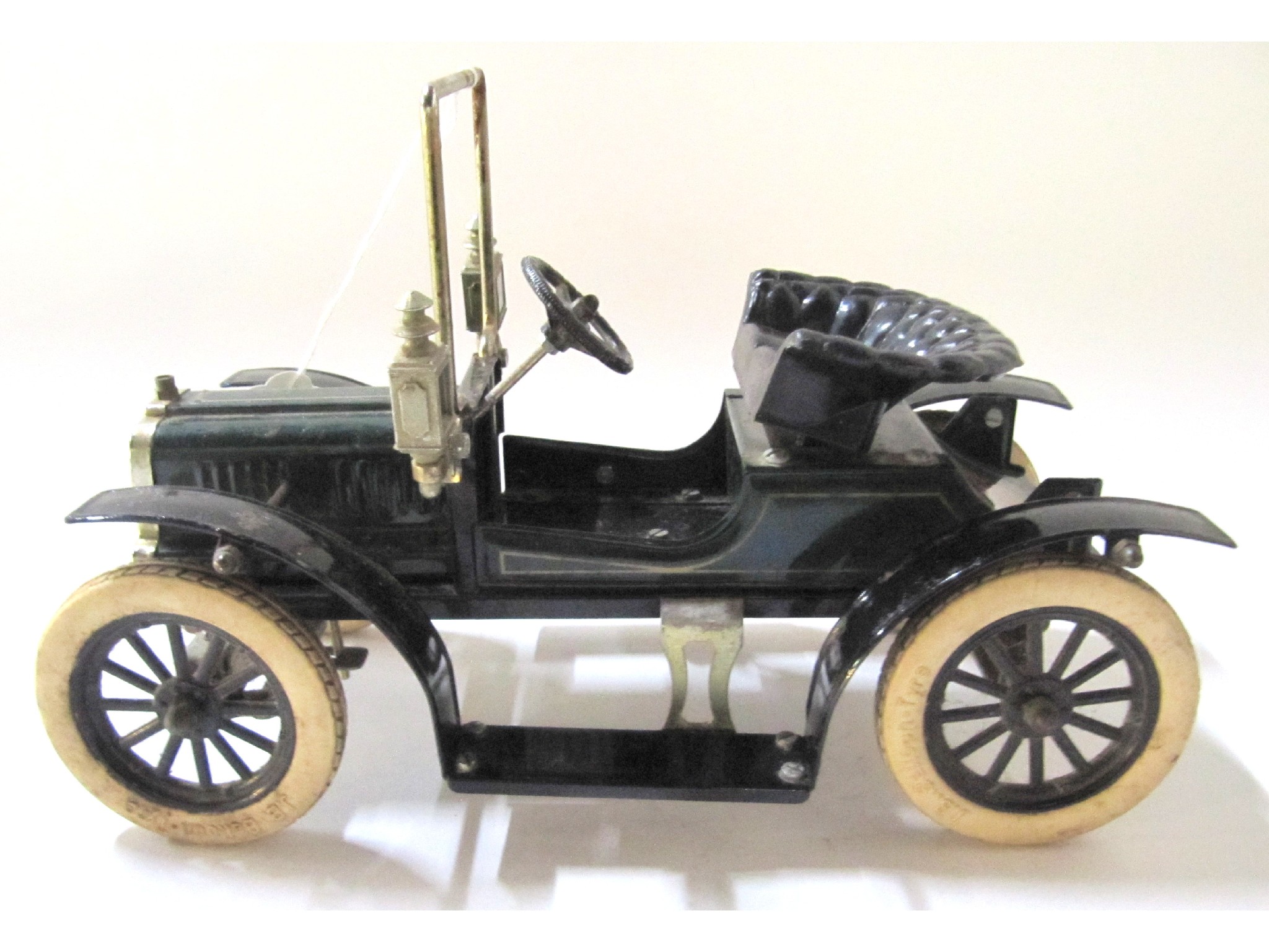 Appraisal: A model vintage motor car