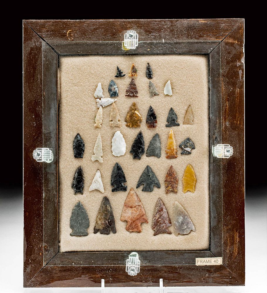 Appraisal: Native American Archaic Stone Arrowheads Native American United States Archaic