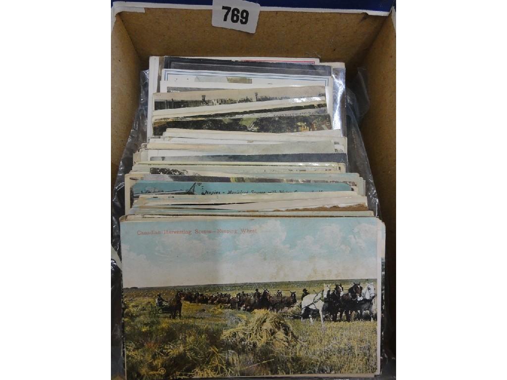 Appraisal: A quantity of early th century postcards subjects including worldwide