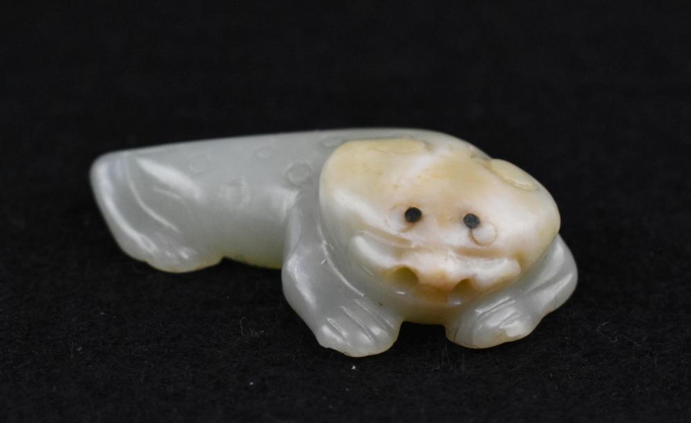 Appraisal: CHINESE INLAID TWO-TONED JADE SALAMANDERThe animal with a body of