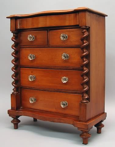 Appraisal: Mahogany serpentine top and conforming drawer two small drawers over