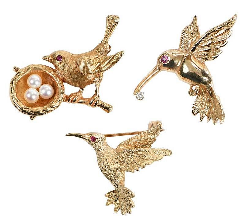 Appraisal: Three kt Bird Brooches bird with nest one round faceted