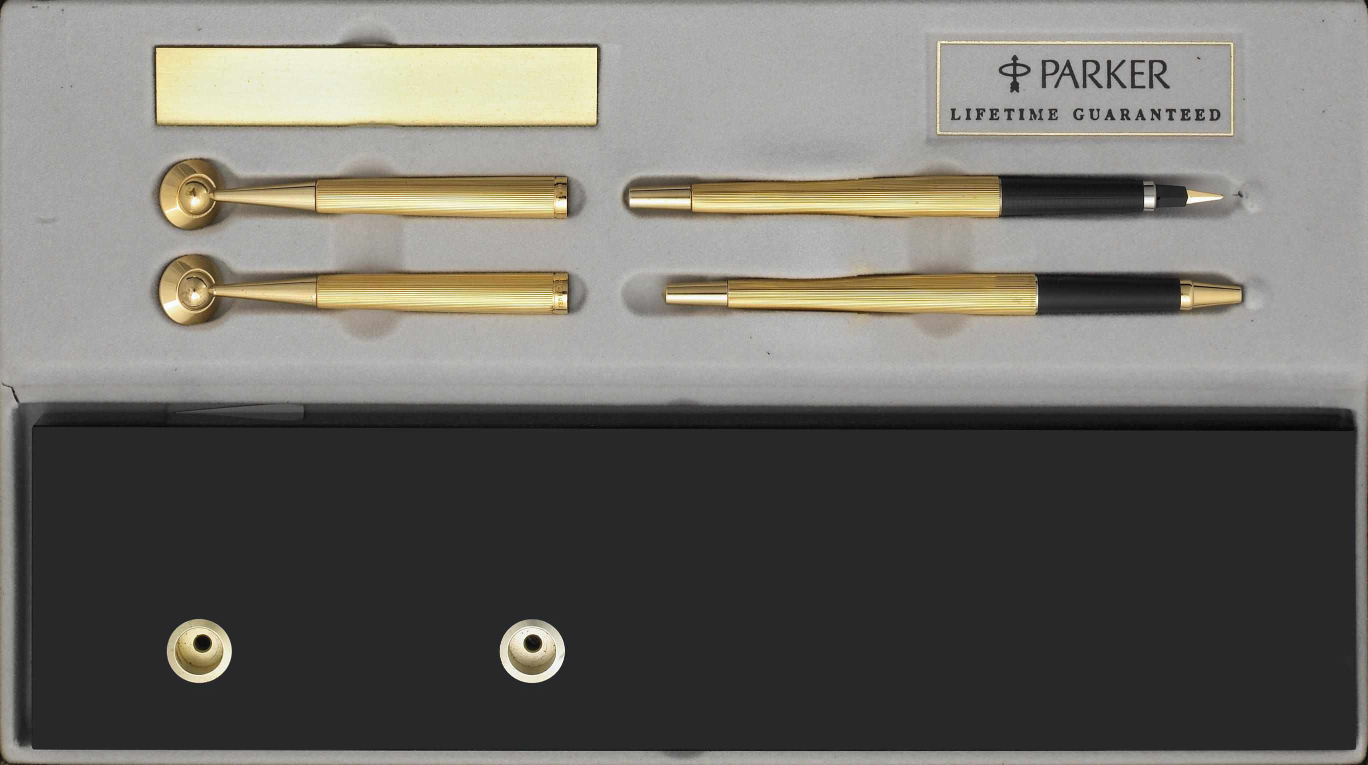 Appraisal: Lot of Parker Desk Sets Parker single pen with onyx