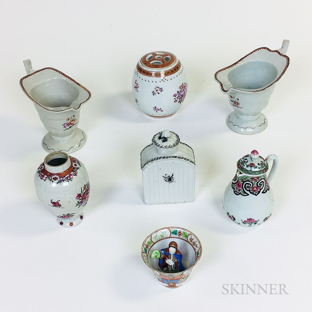 Appraisal: Eight Chinese Export Porcelain Items Eight Chinese Export Porcelain Items