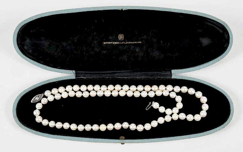 Appraisal: kt Gold Pearl Necklace knotted cultured pearls approx to mm