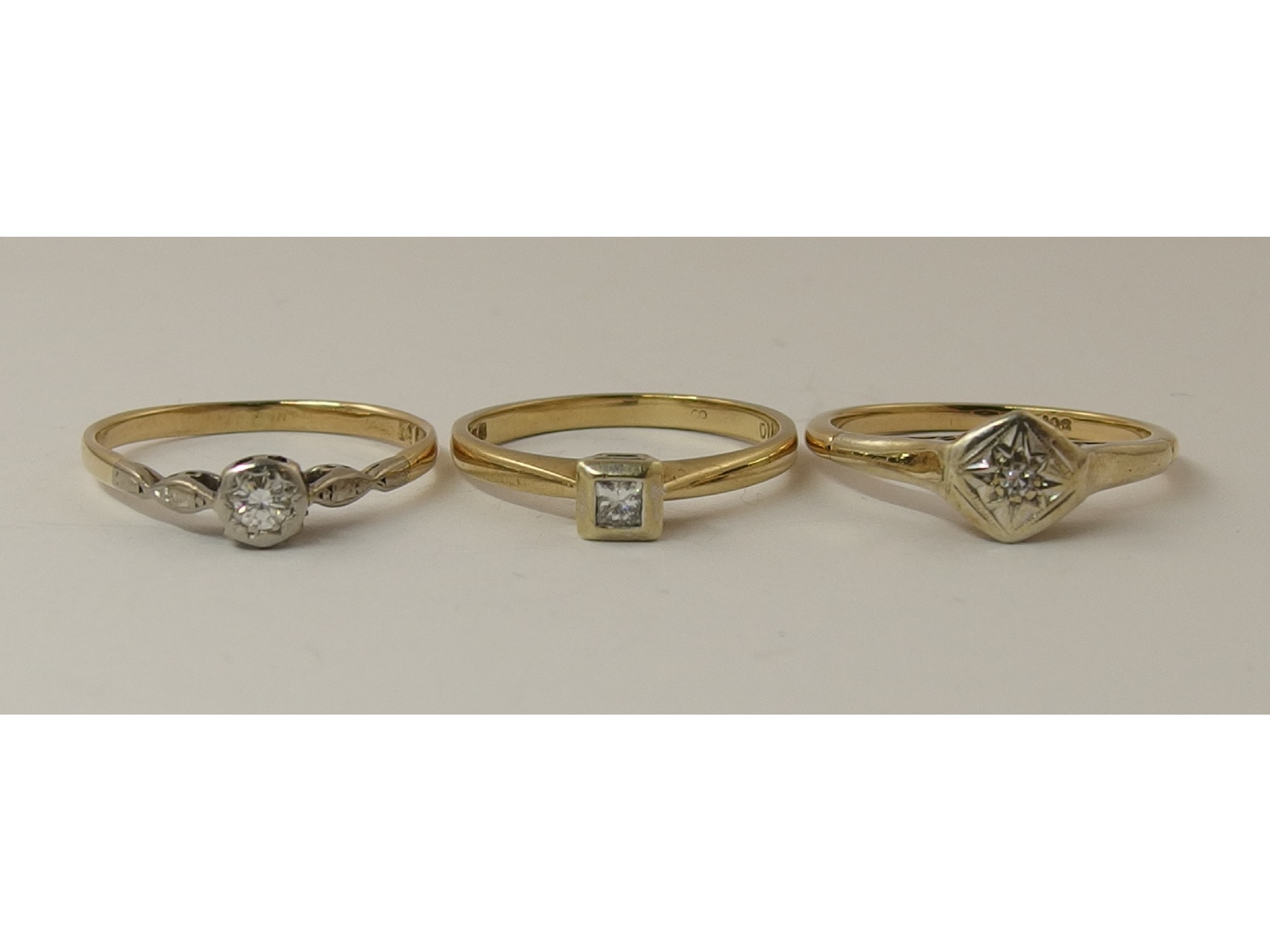 Appraisal: Three ct diamond set rings