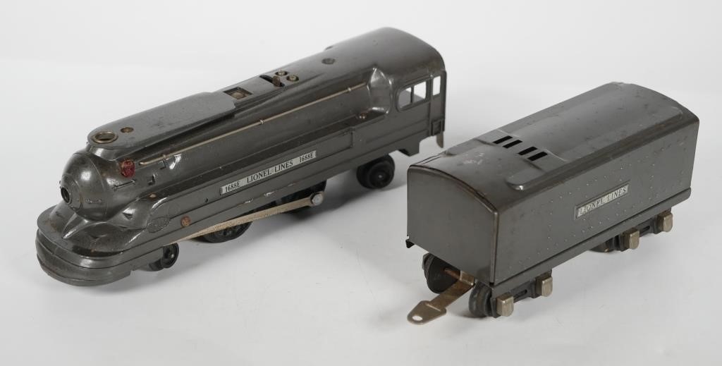 Appraisal: LIONEL PREWAR GAUGE LOCOMOTIVE E W TENDER - - Locomotive