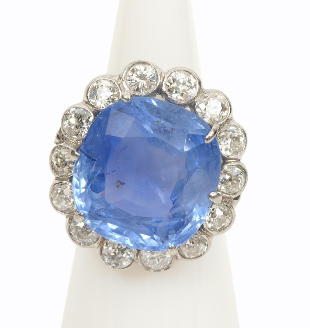 Appraisal: K WHITE GOLD SAPPHIRE DIAMOND RING K white gold ring