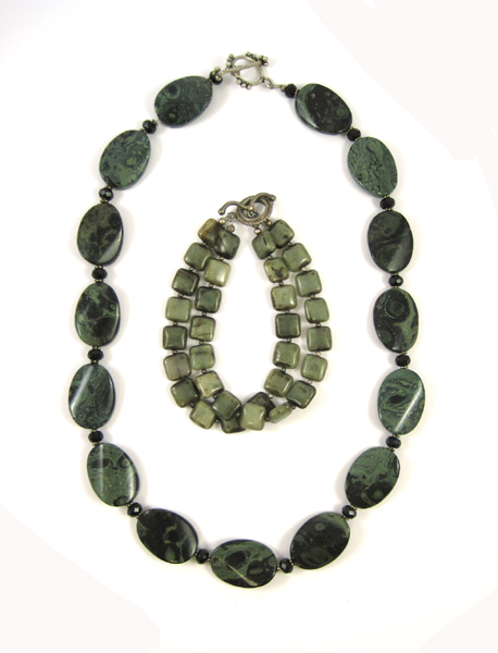 Appraisal: JASPER NECKLACE AND BRACELET the necklace with jasper and black