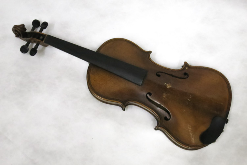 Appraisal: ANTIQUE VIOLIN AND THREE BOWS IN CASE Violin after Giovanni