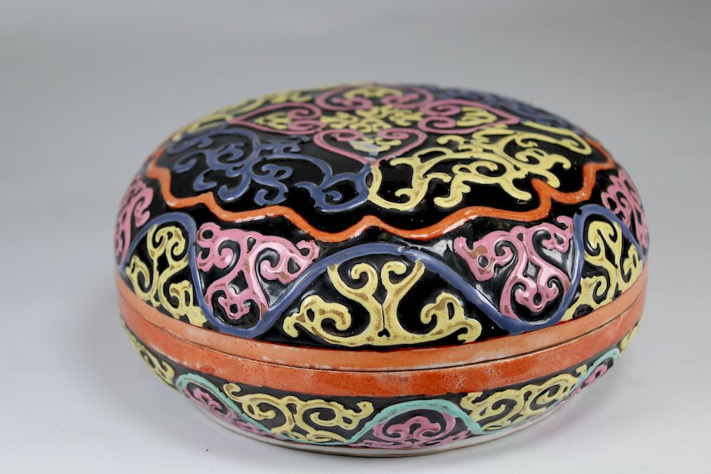 Appraisal: Chinese Black Ground Covered Porcelain Box Chinese Black Ground Covered