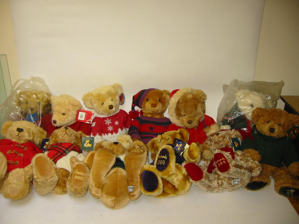 Appraisal: A full set of twelve Harrods Christmas Teddy Bears -