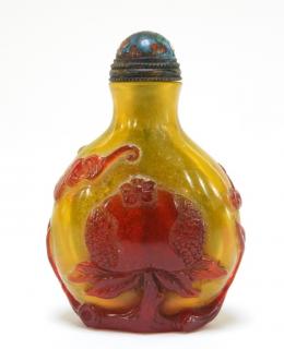 Appraisal: Chinese Qing Peaking Glass Peach Snuff Bottle CHINA QING DYNASTY