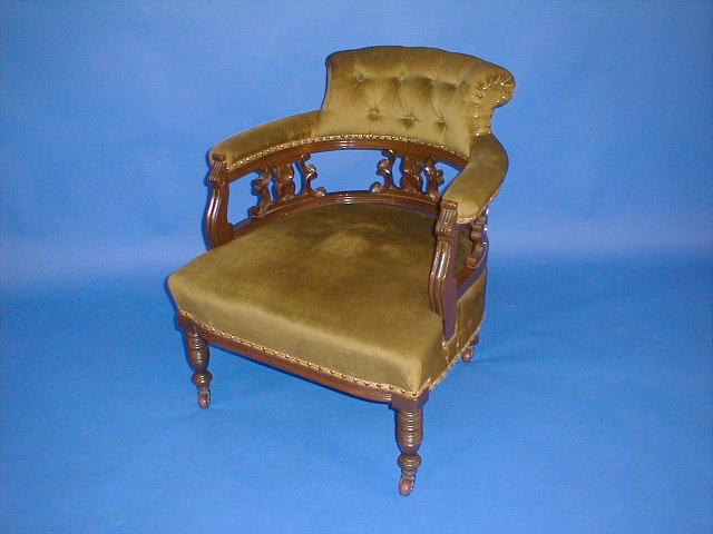 Appraisal: An Edwardian tub chair upholstered in green draylon