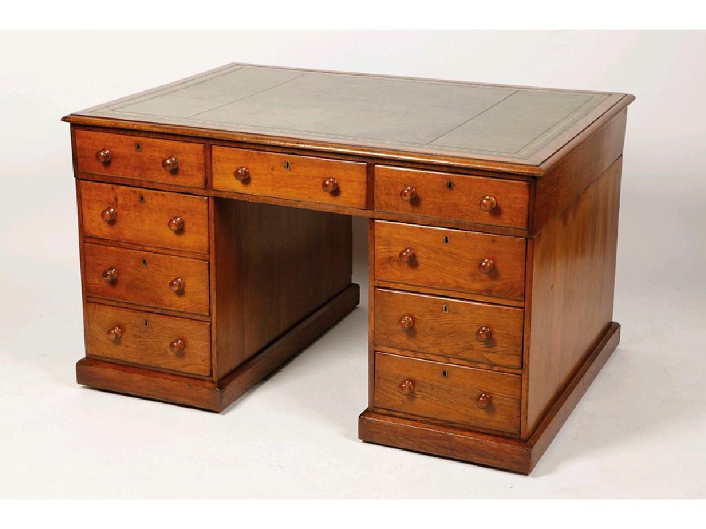 Appraisal: A VICTORIAN OAK TWIN PEDESTAL PARTNER'S DESK the rectangular top