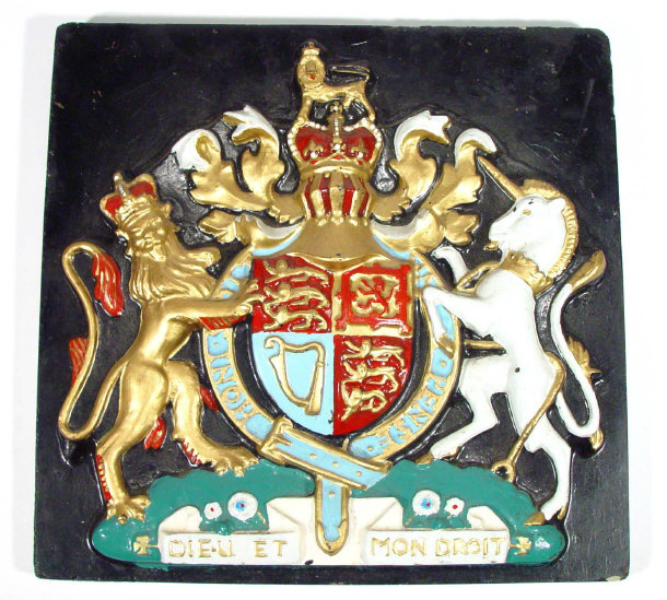 Appraisal: Painted cast metal royal coat of arms plaque cm high