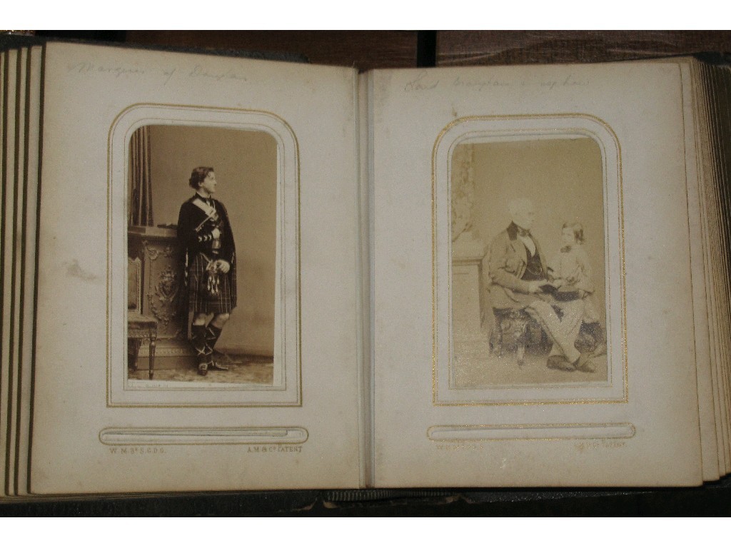 Appraisal: Album of photographs