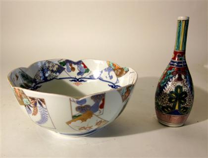 Appraisal: Japanese imari bowl and Kutani bottle vase The bowl with