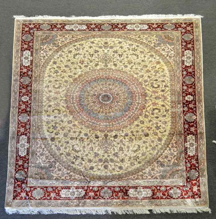 Appraisal: A Fine Silk CarpetCream field with central oval medallion and