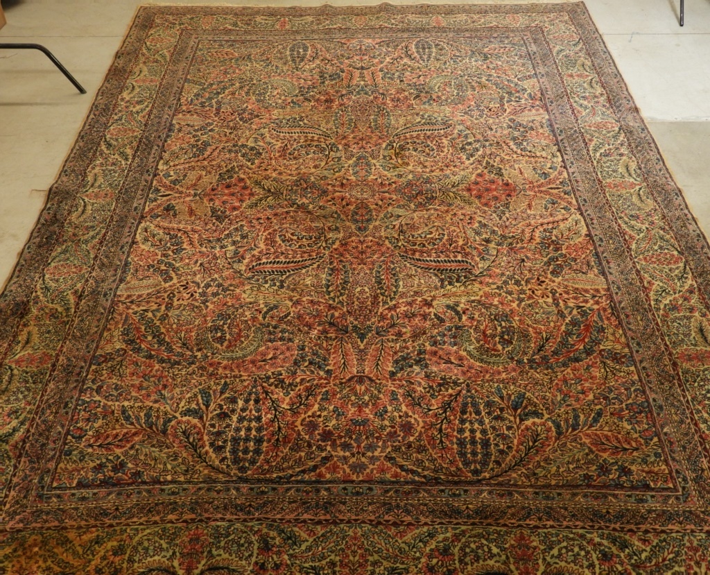 Appraisal: ORIENTAL PERSIAN KERMAN ROOM SIZE CARPET RUG Persi st Quater