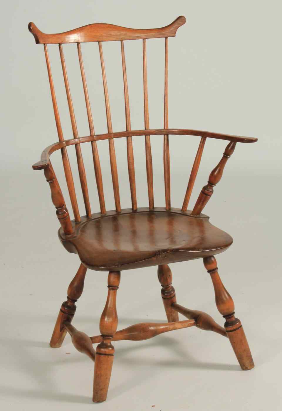 Appraisal: ANTIQUE AMERICAN WINDSOR COMB-BACK SIDE CHAIRLate th CenturyIn pine and