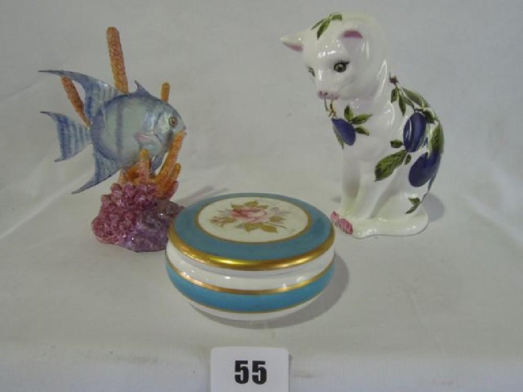 Appraisal: A Wemyss model of a cat decorated with fruit together